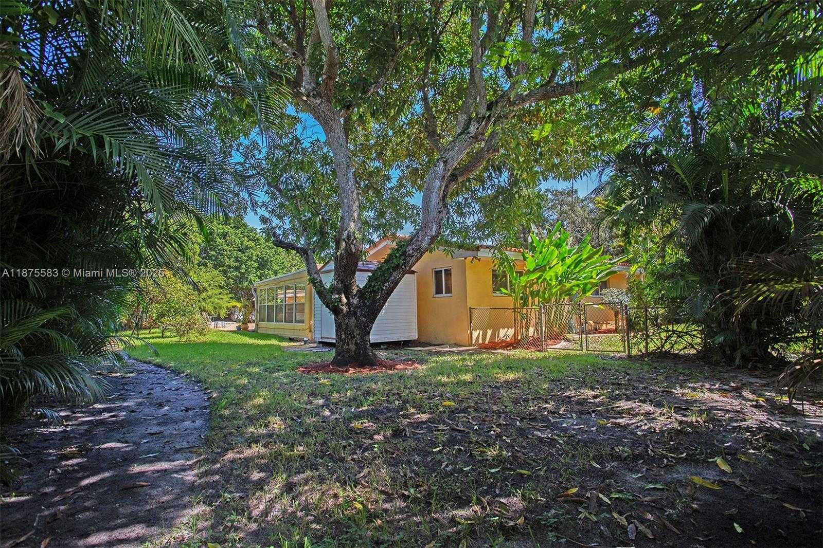 Small Image of 131 SOUTH WEST 59TH AVE, Plantation Number 38