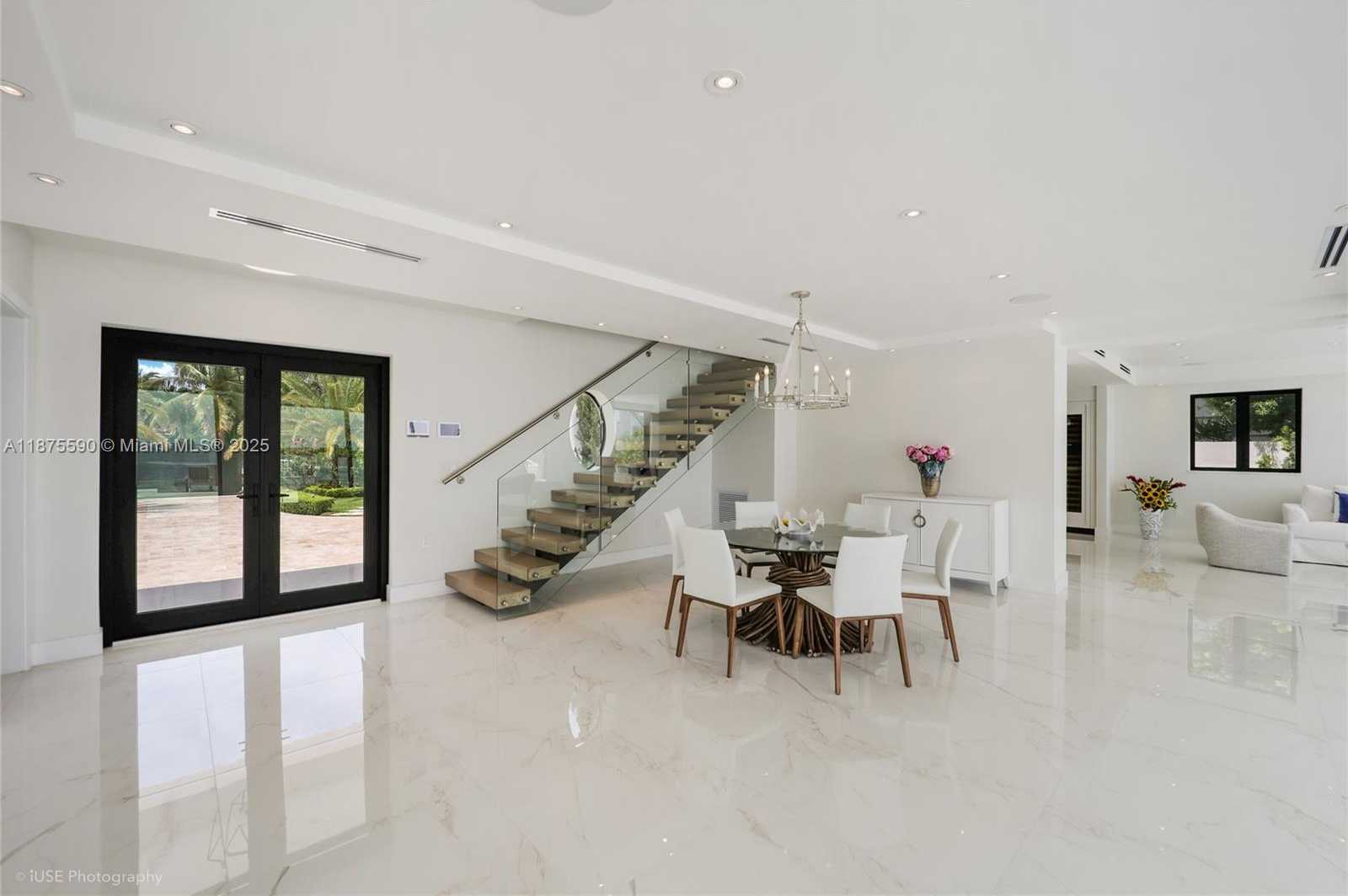 Small Image of 1001 NORTH VENETIAN DR, Miami Number 13