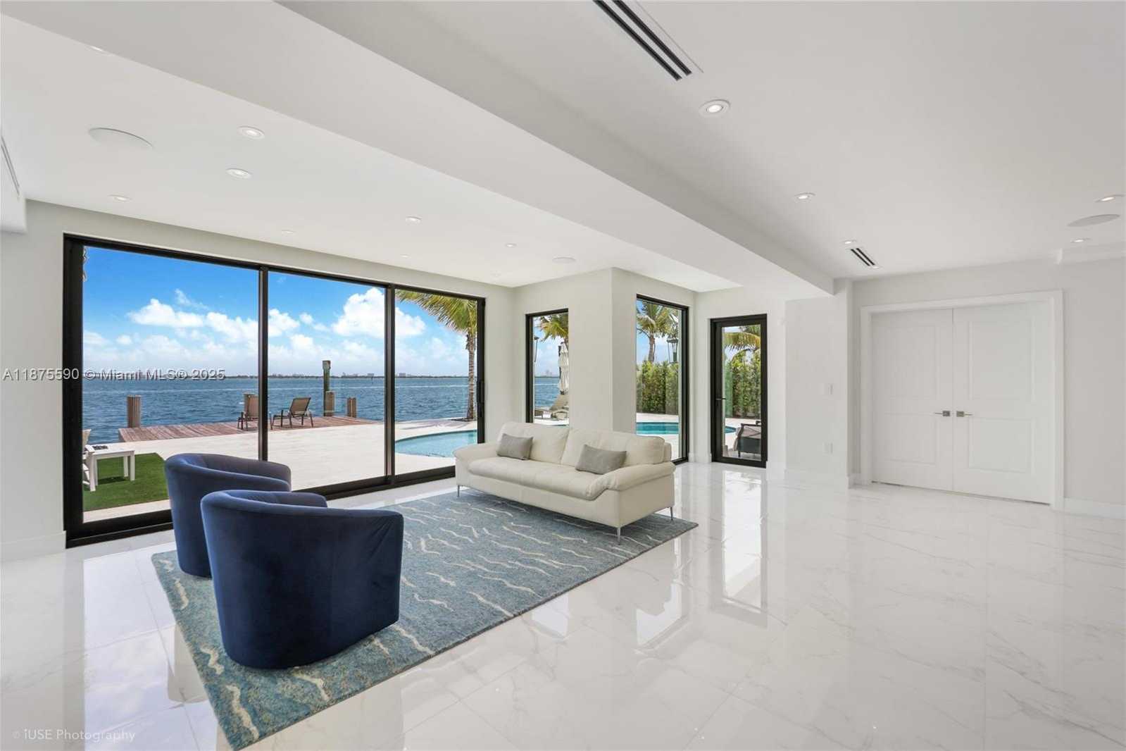 Small Image of 1001 NORTH VENETIAN DR, Miami Number 15