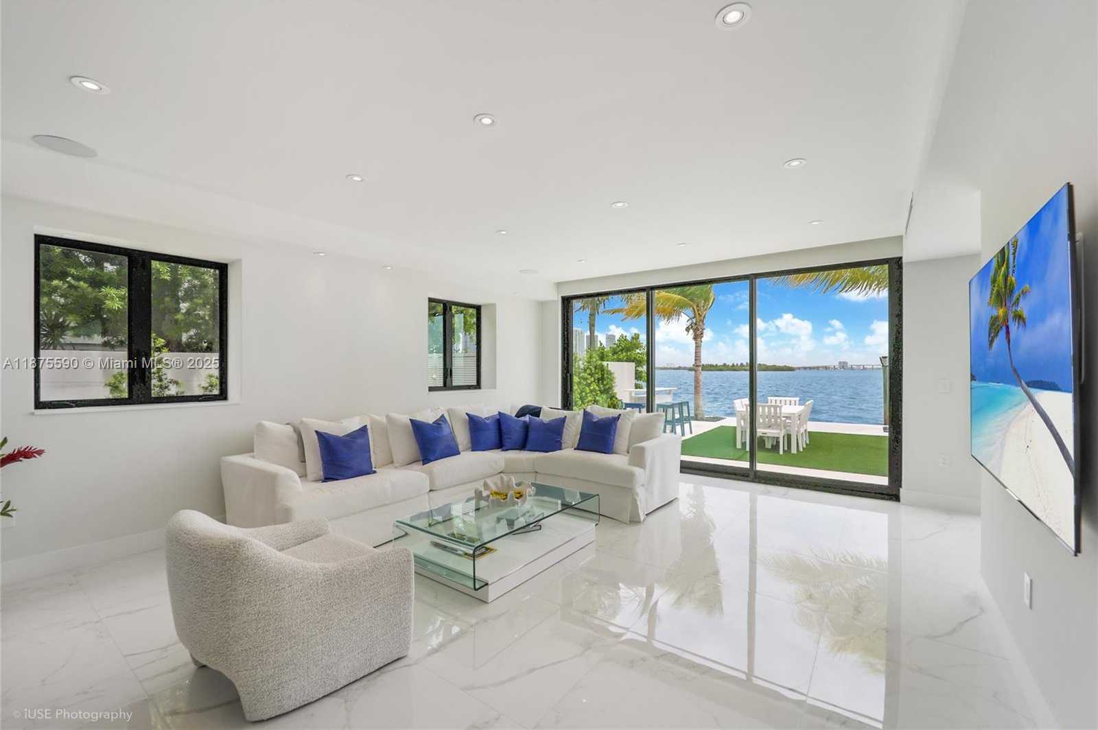 Small Image of 1001 NORTH VENETIAN DR, Miami Number 17