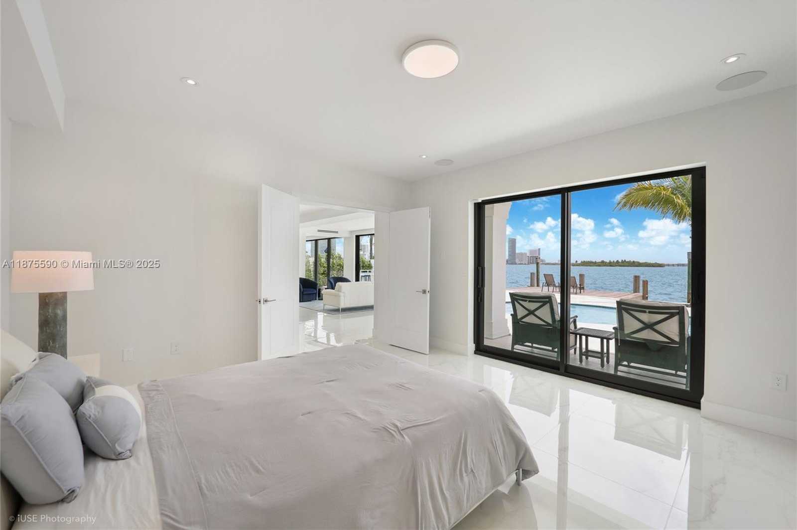Small Image of 1001 NORTH VENETIAN DR, Miami Number 27
