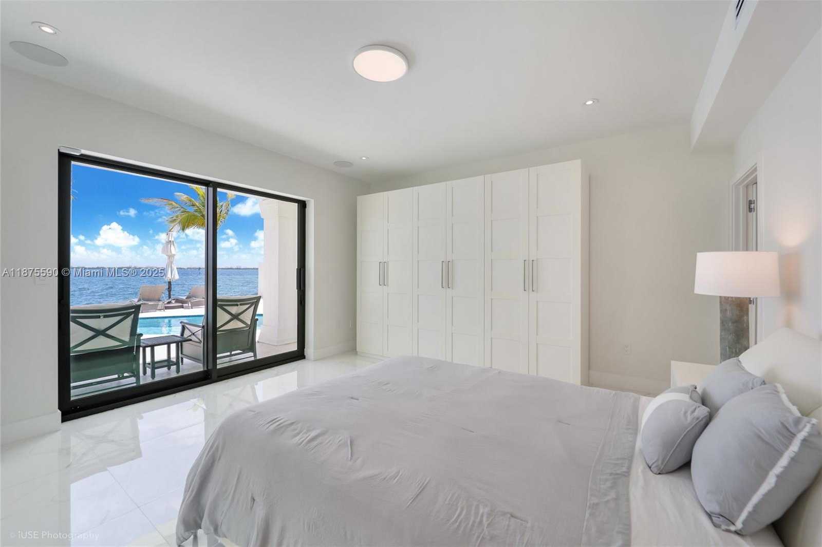 Small Image of 1001 NORTH VENETIAN DR, Miami Number 28