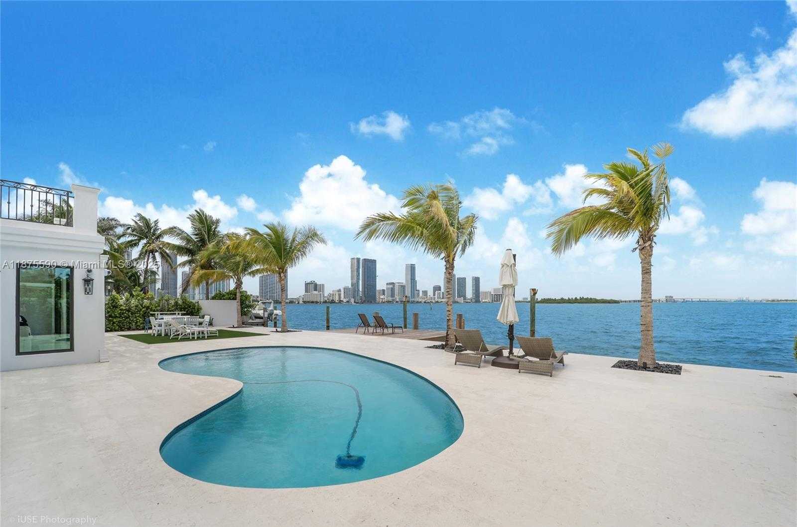Small Image of 1001 NORTH VENETIAN DR, Miami Number 38