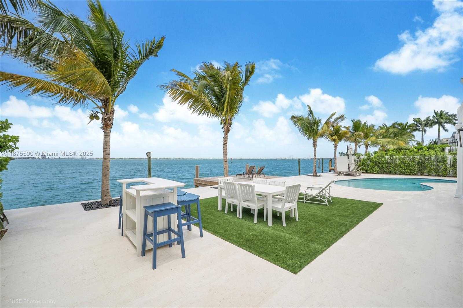 Small Image of 1001 NORTH VENETIAN DR, Miami Number 40