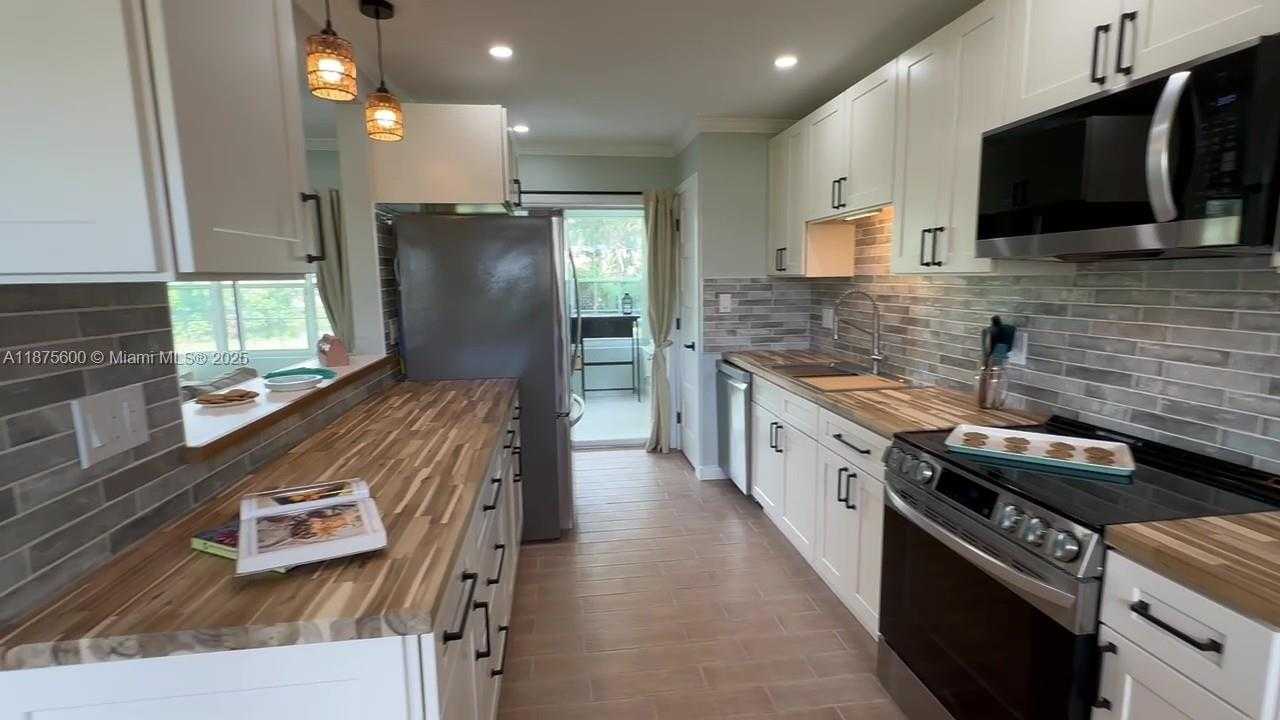 Small Image of 3030 PALM DRIVE, Punta Gorda Number 14
