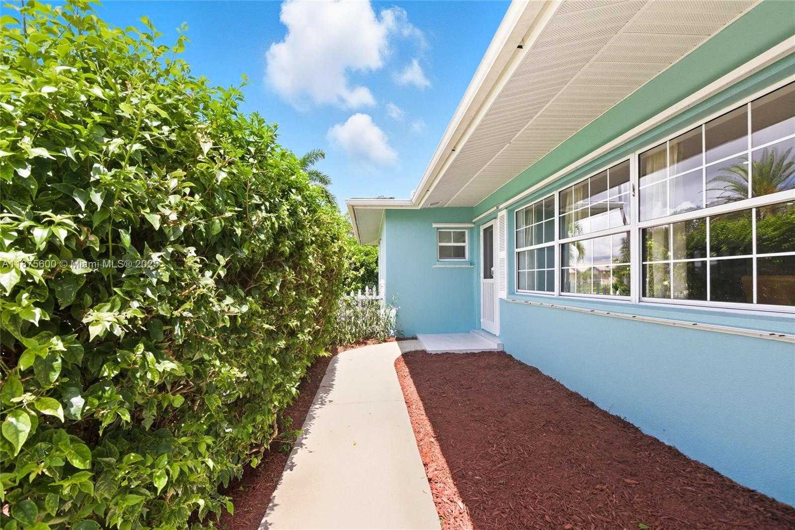 Small Image of 3030 PALM DRIVE, Punta Gorda Number 4