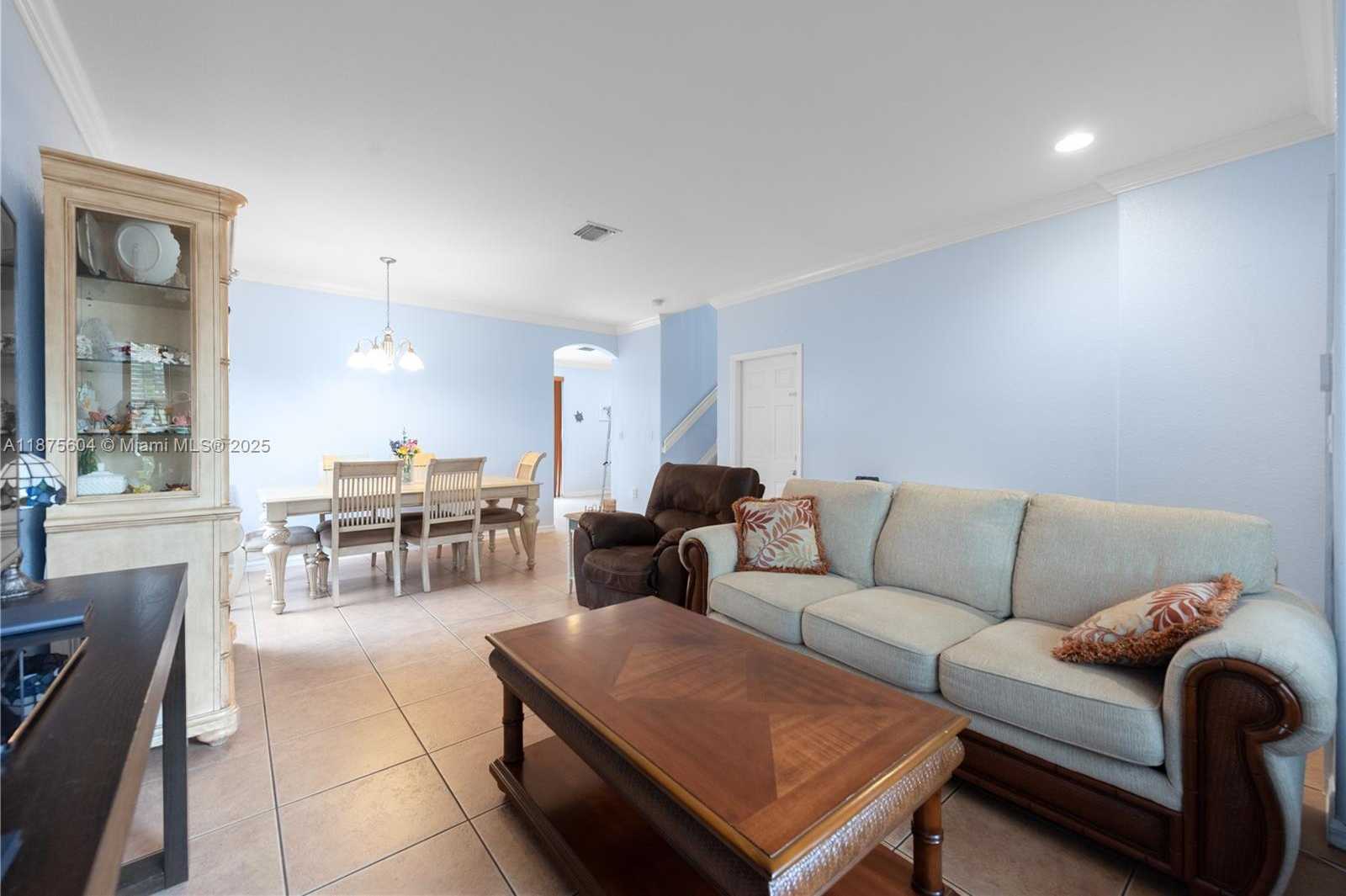 Small Image of 1316 SOUTH EAST 18TH TER, Homestead Number 3