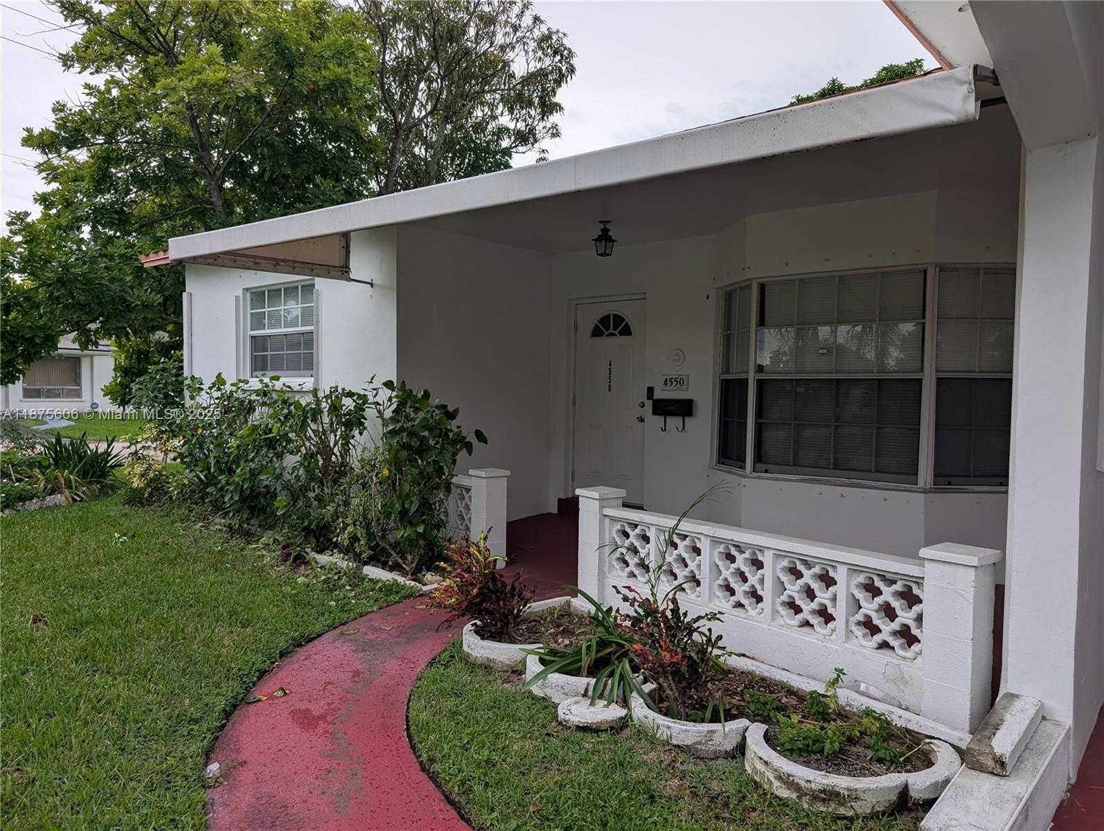 Small Image of 4550 NORTH WEST 43RD ST, Lauderdale Lakes Number 3