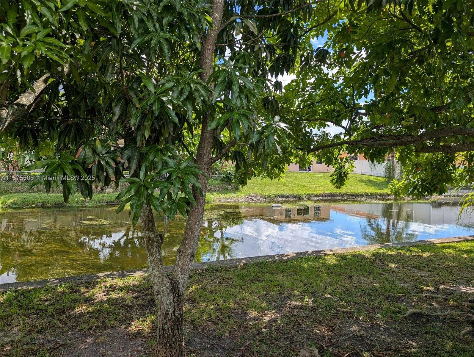 Small Image of 4550 NORTH WEST 43RD ST, Lauderdale Lakes Number 4