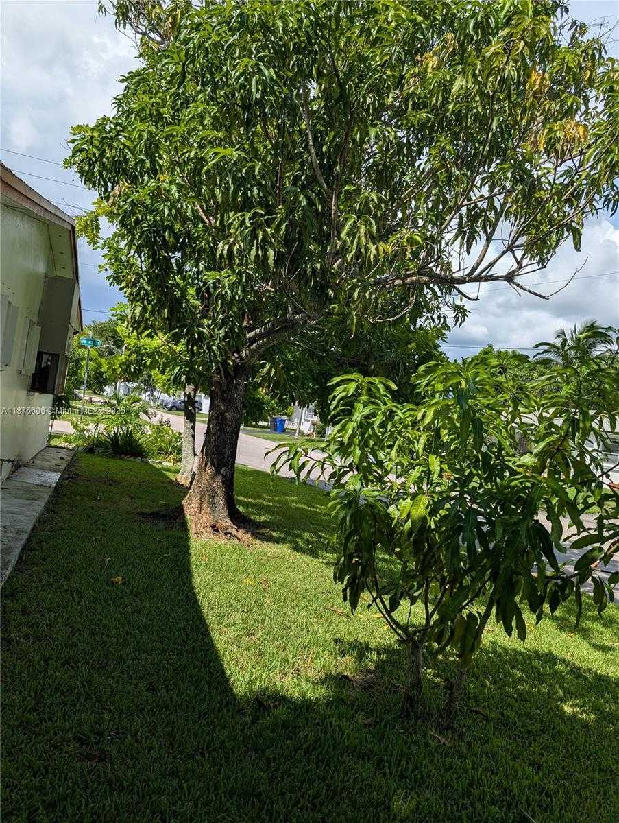 Small Image of 4550 NORTH WEST 43RD ST, Lauderdale Lakes Number 5