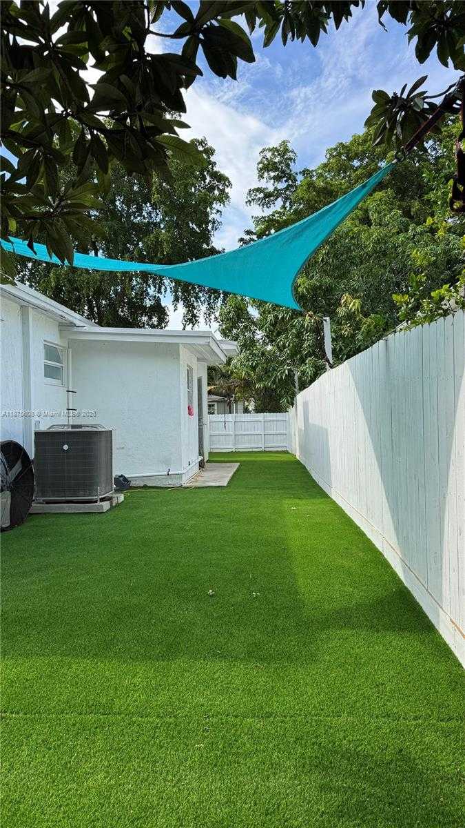 Small Image of 181 NORTH EAST 121ST ST, North Miami Number 11