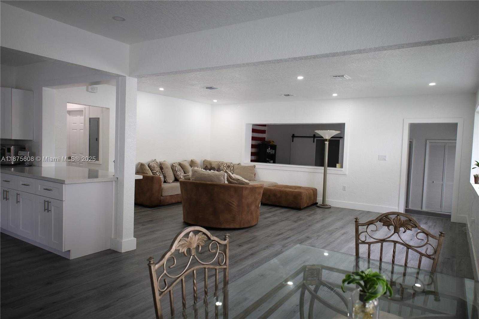 Small Image of 181 NORTH EAST 121ST ST, North Miami Number 3