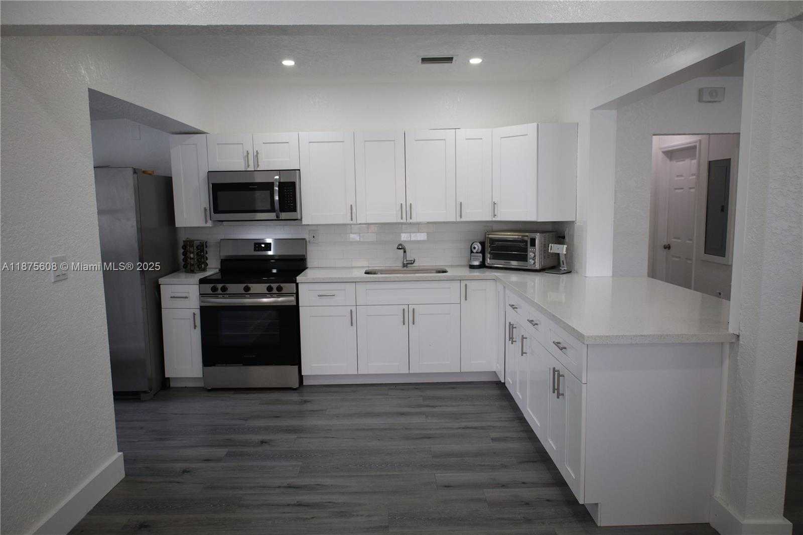 Small Image of 181 NORTH EAST 121ST ST, North Miami Number 4