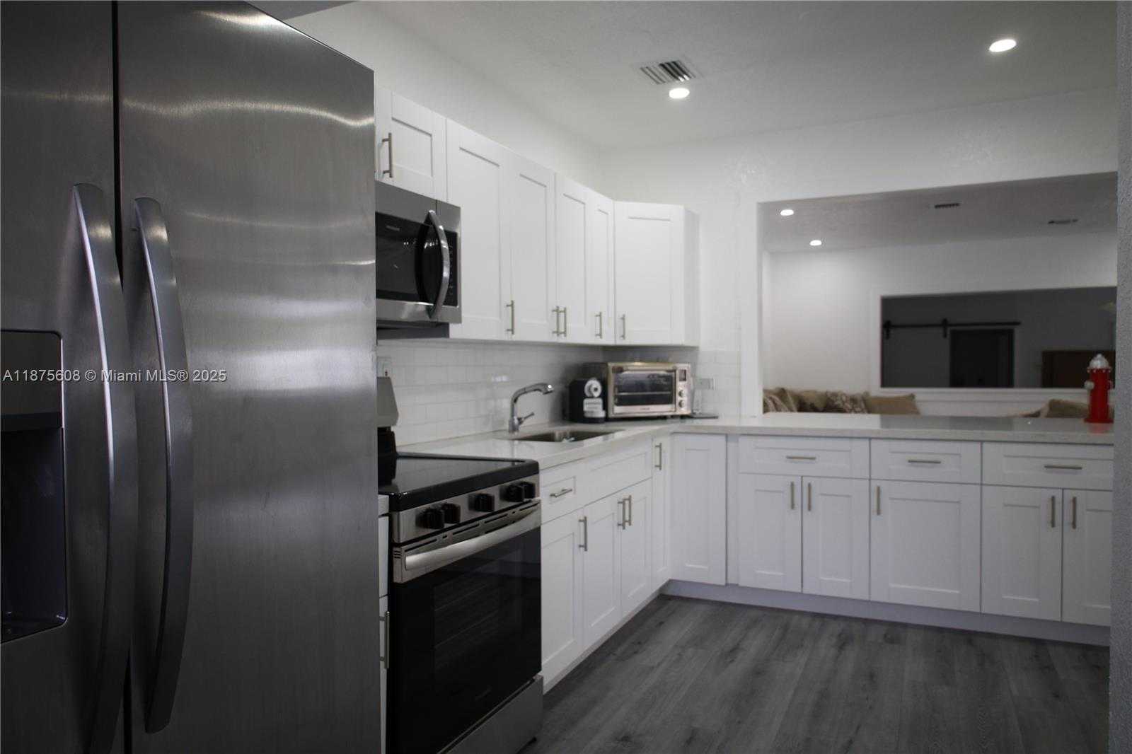 Small Image of 181 NORTH EAST 121ST ST, North Miami Number 5