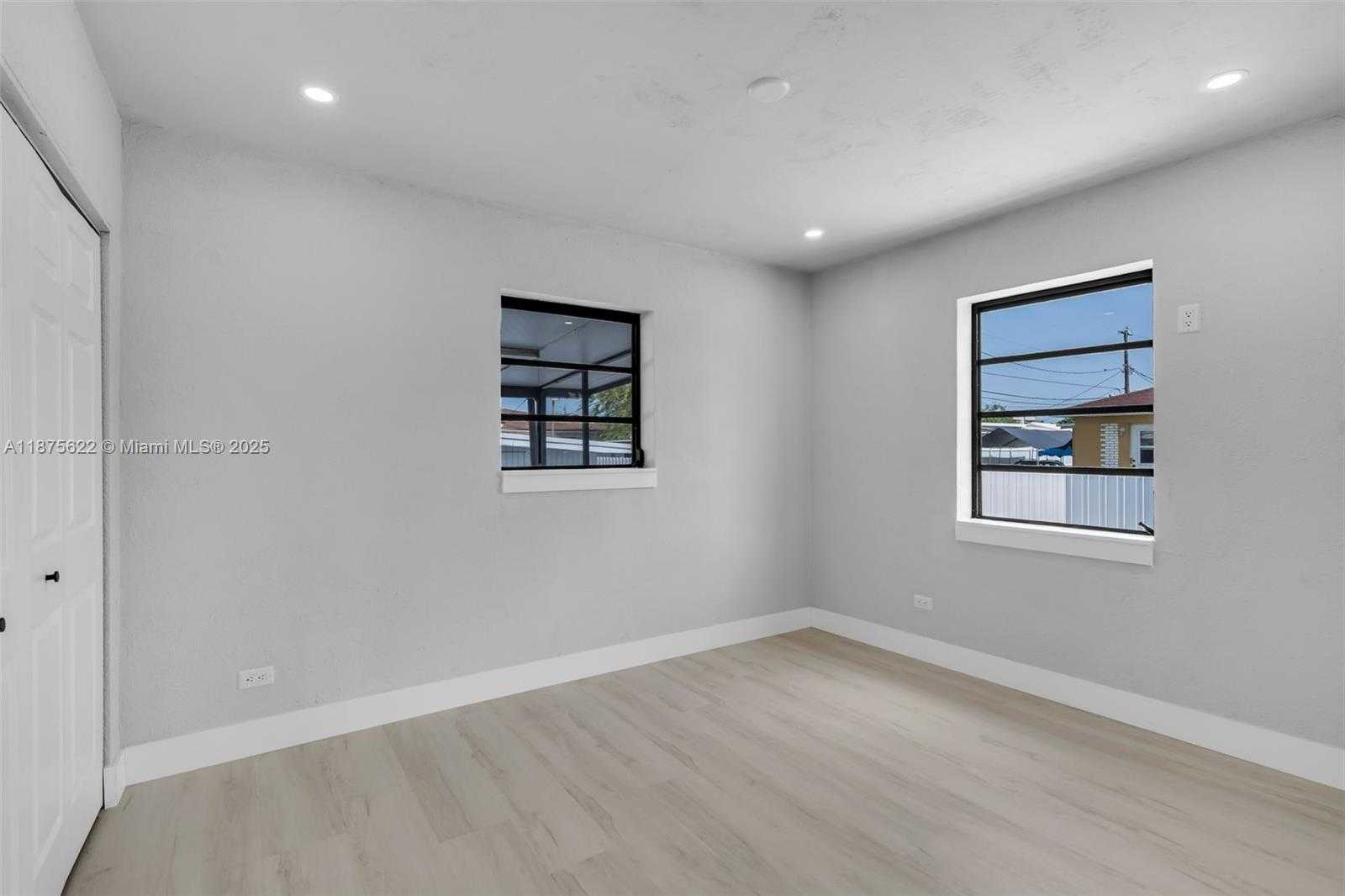 Small Image of 4485 EAST 8TH AVE, Hialeah Number 12