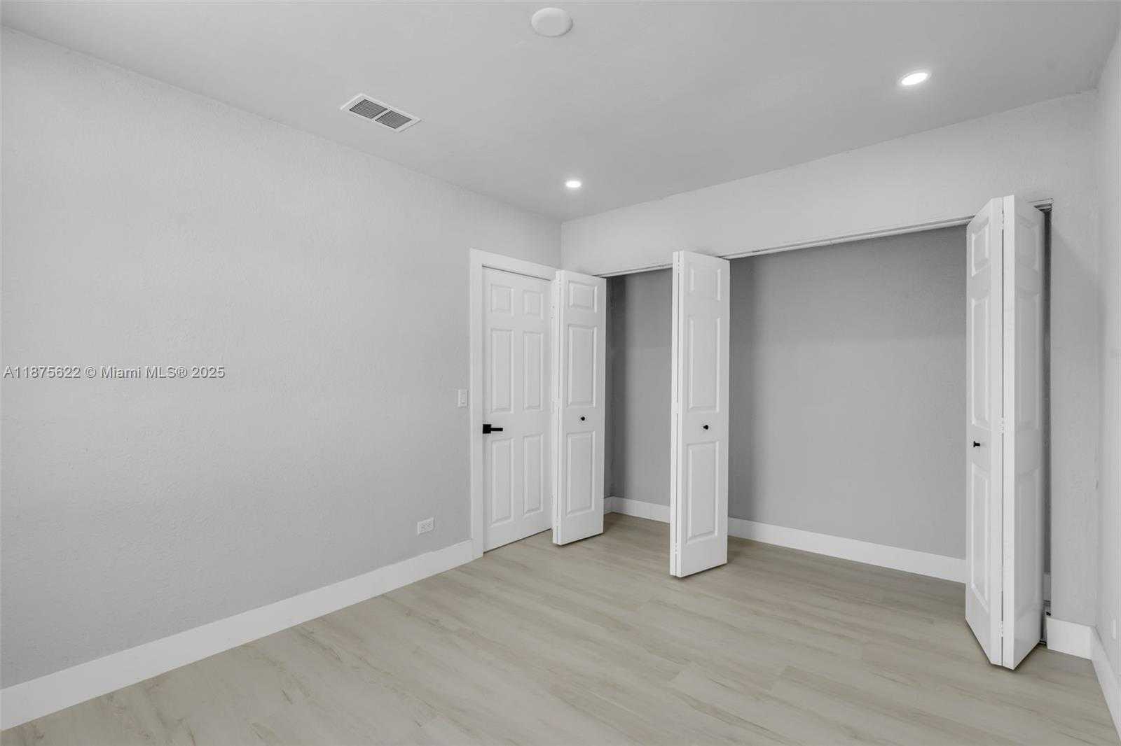 Small Image of 4485 EAST 8TH AVE, Hialeah Number 13