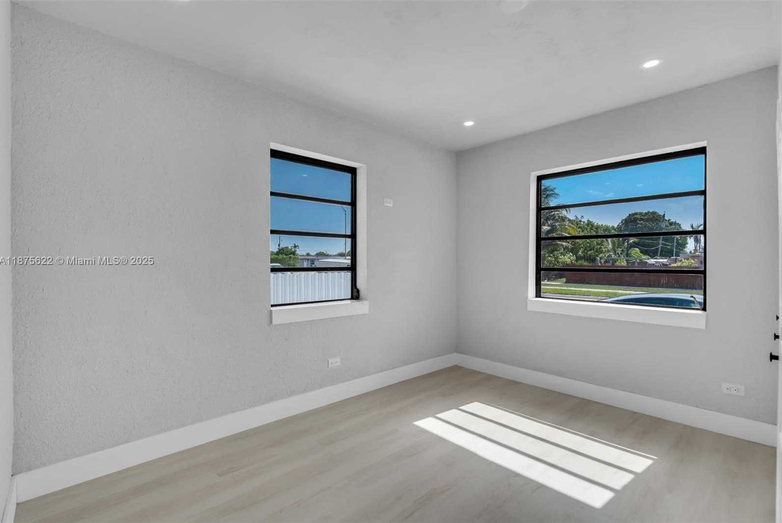 Small Image of 4485 EAST 8TH AVE, Hialeah Number 16