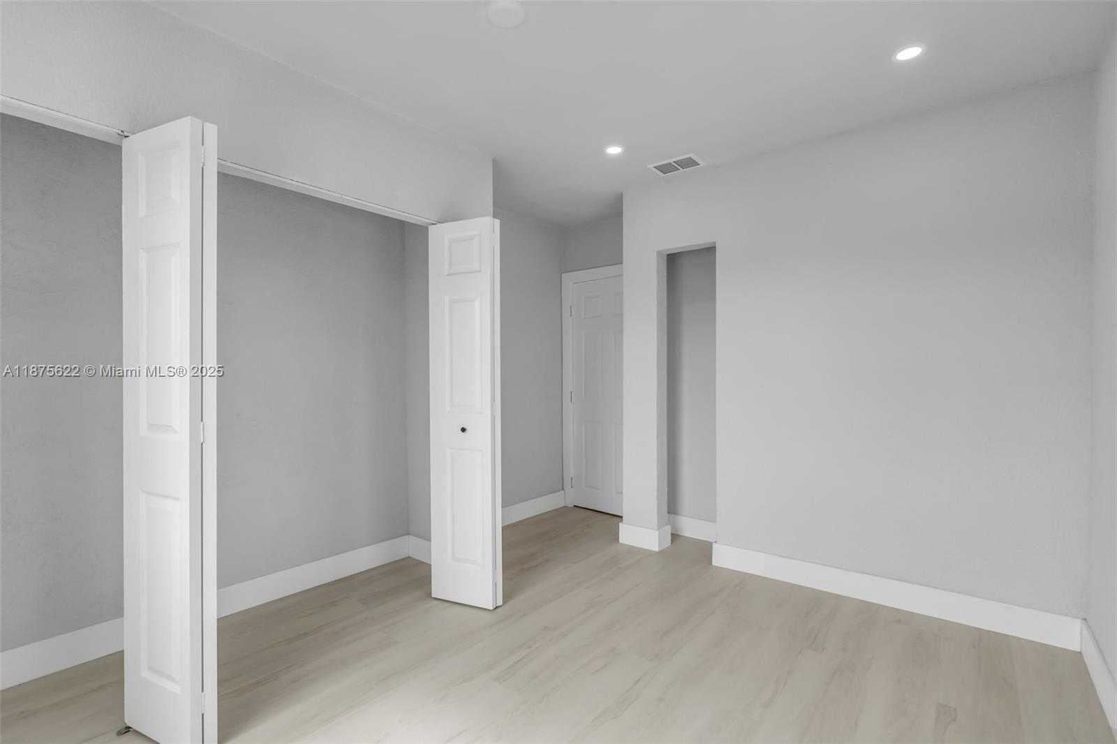 Small Image of 4485 EAST 8TH AVE, Hialeah Number 17
