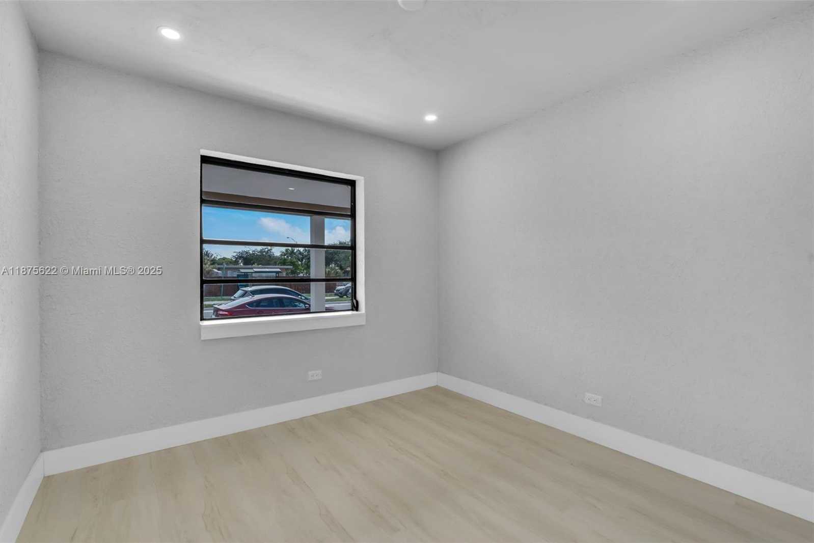 Small Image of 4485 EAST 8TH AVE, Hialeah Number 18