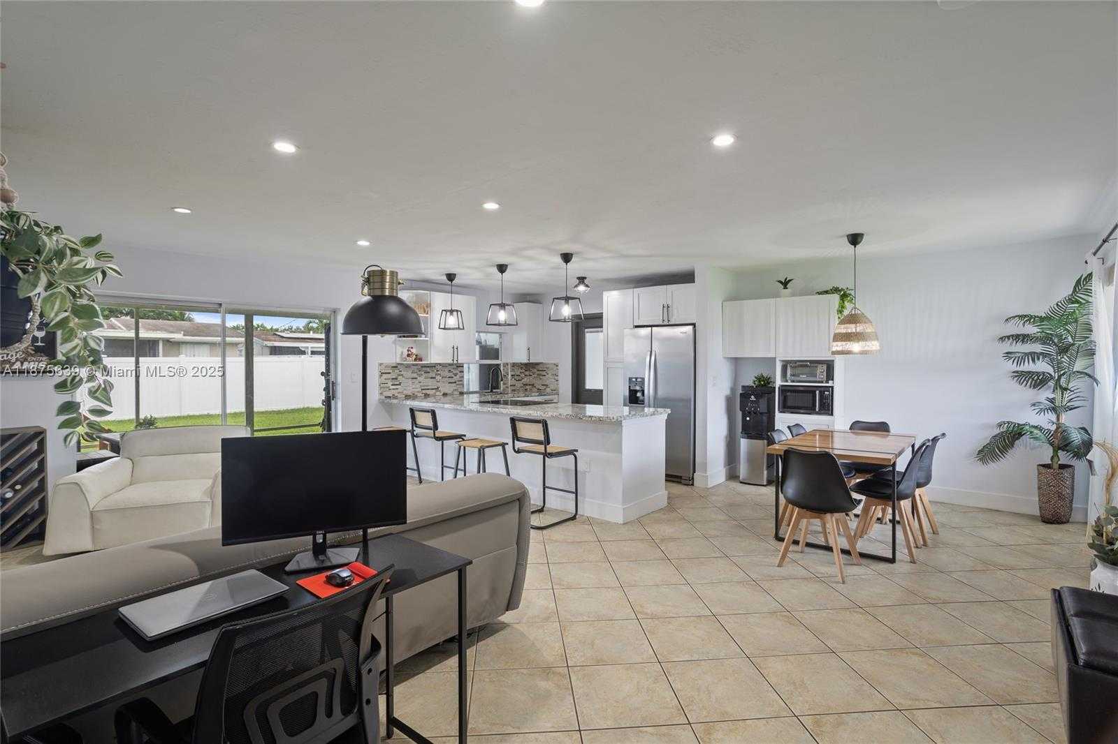 Small Image of 8210 NORTH WEST 11TH ST, Pembroke Pines Number 13