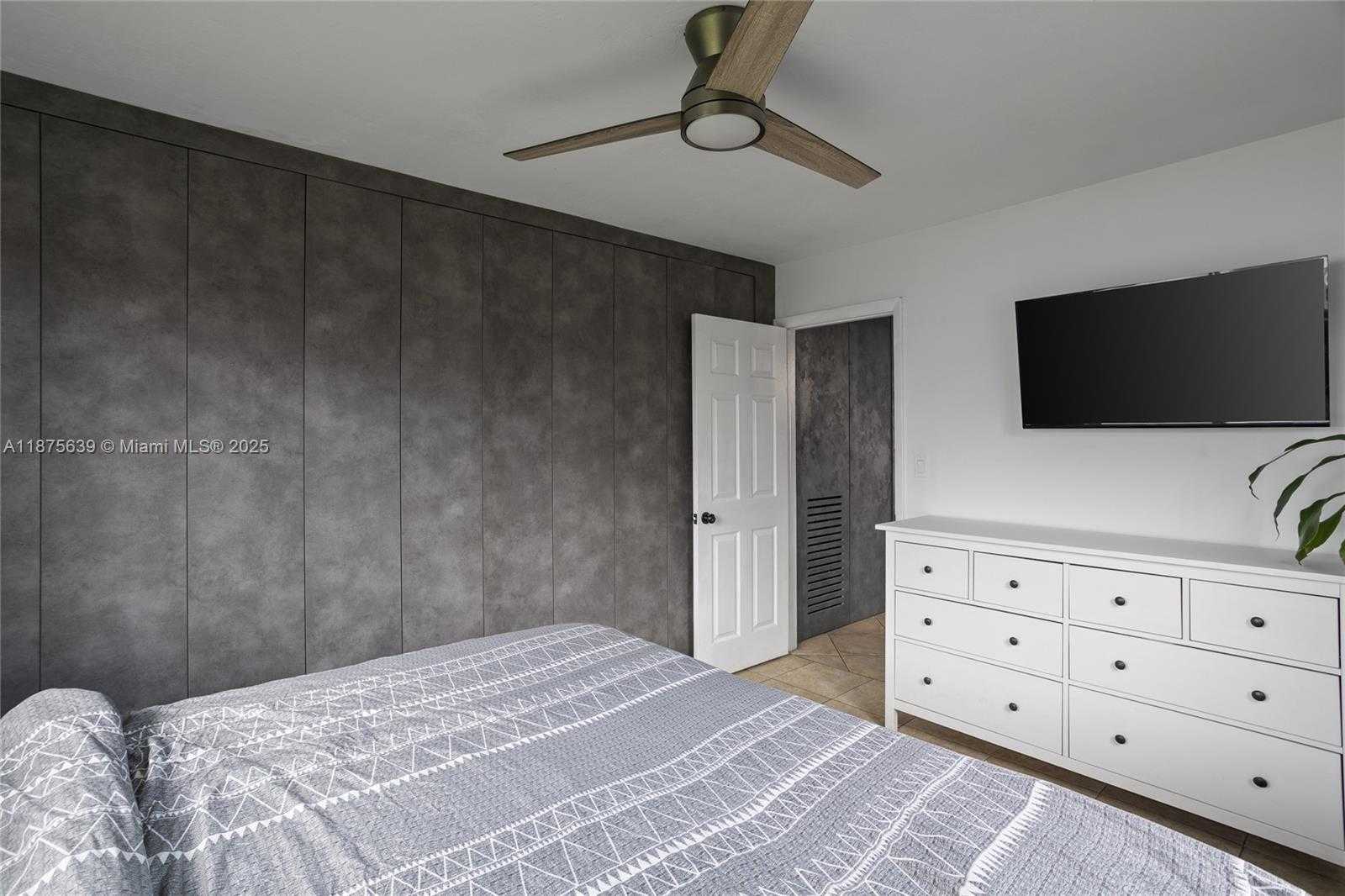 Small Image of 8210 NORTH WEST 11TH ST, Pembroke Pines Number 15