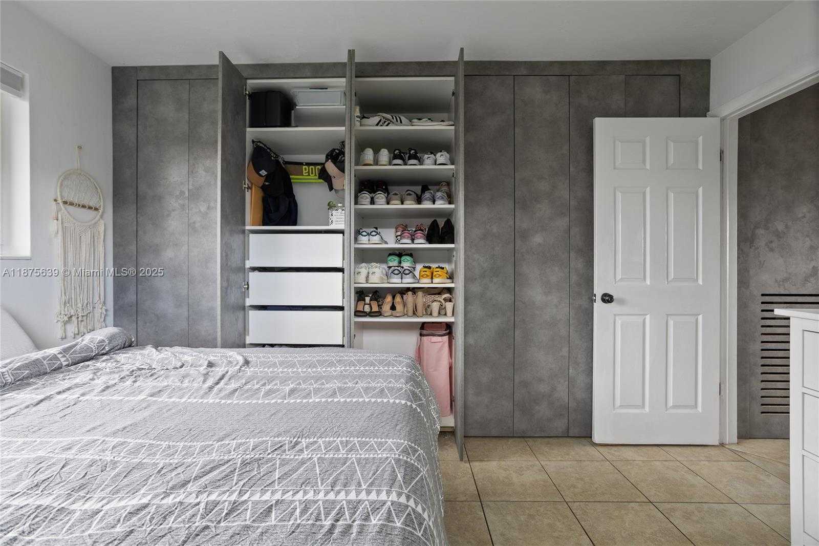 Small Image of 8210 NORTH WEST 11TH ST, Pembroke Pines Number 16