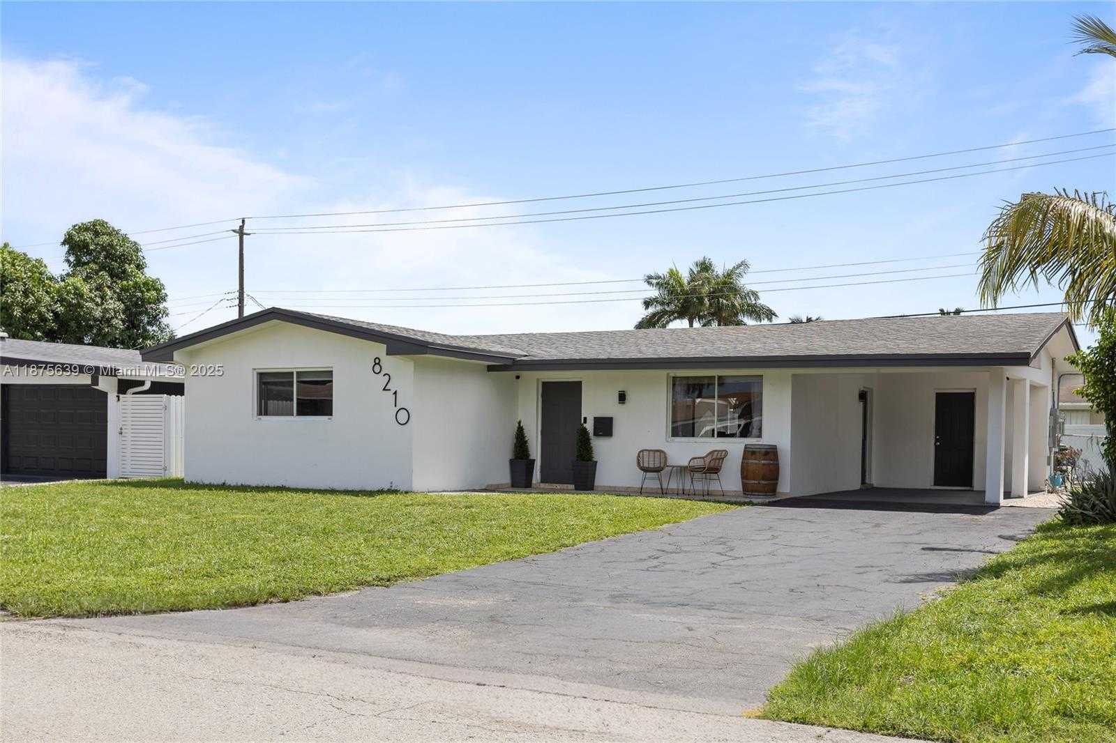 Small Image of 8210 NORTH WEST 11TH ST, Pembroke Pines Number 2