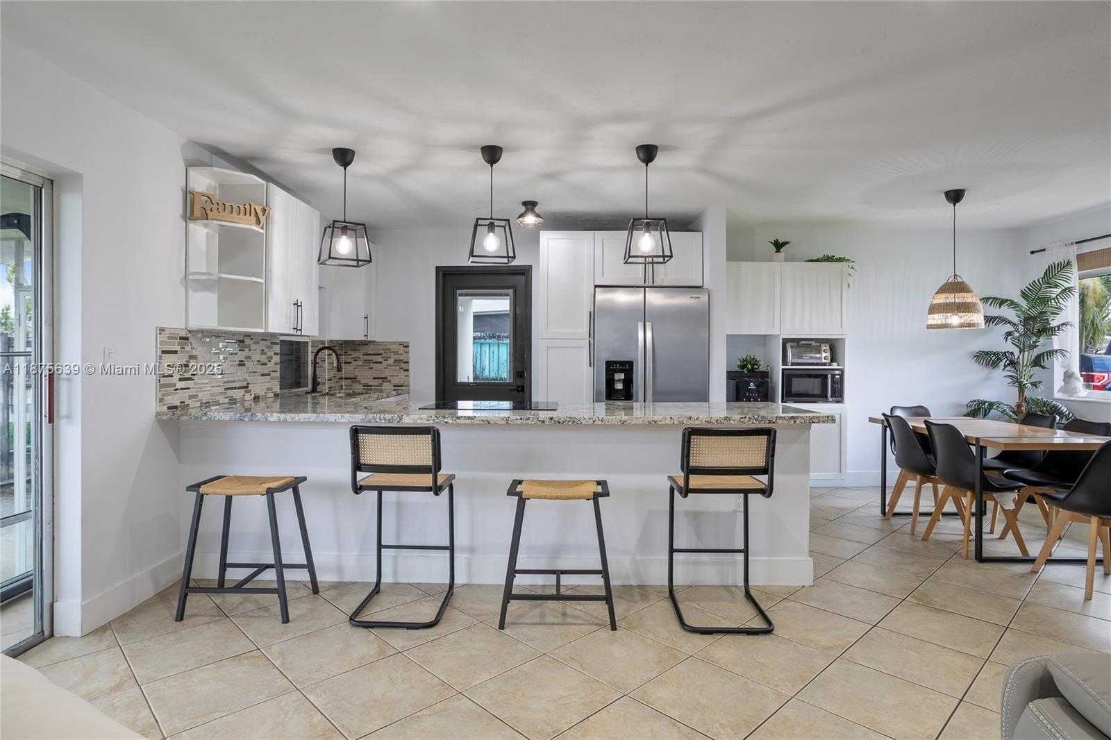 Small Image of 8210 NORTH WEST 11TH ST, Pembroke Pines Number 7