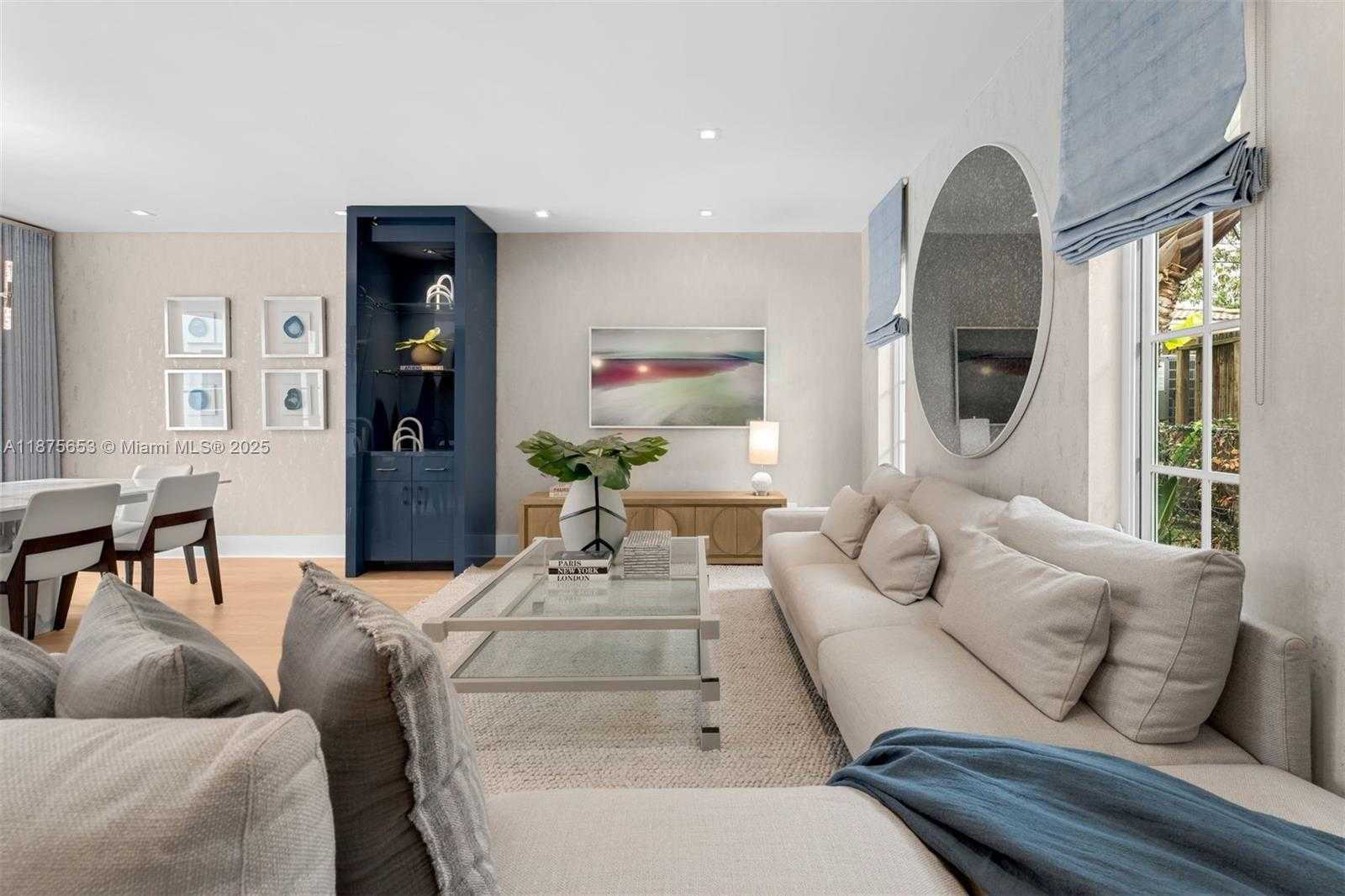 Small Image of 2887 PINE TREE DR, Miami Beach Number 10