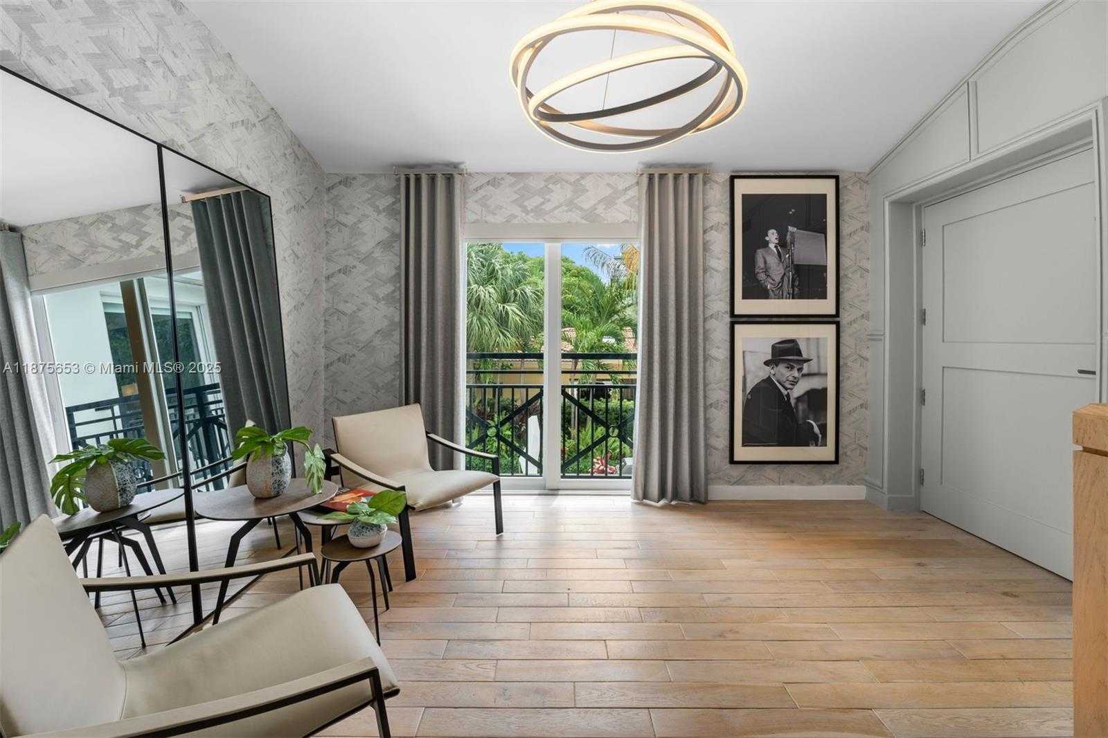Small Image of 2887 PINE TREE DR, Miami Beach Number 19