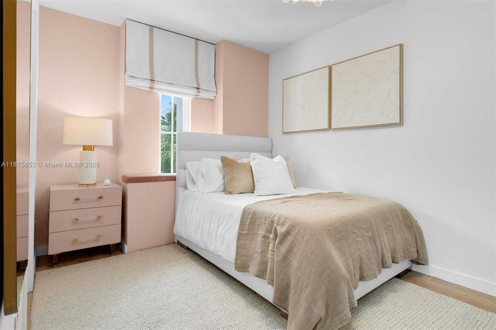 Small Image of 2887 PINE TREE DR, Miami Beach Number 33