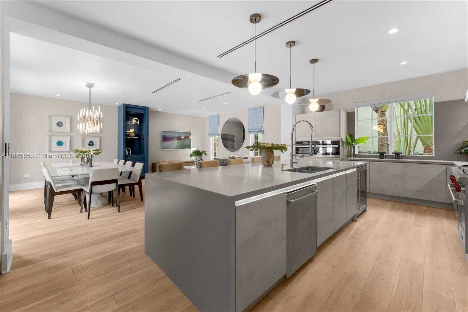 Small Image of 2887 PINE TREE DR, Miami Beach Number 8