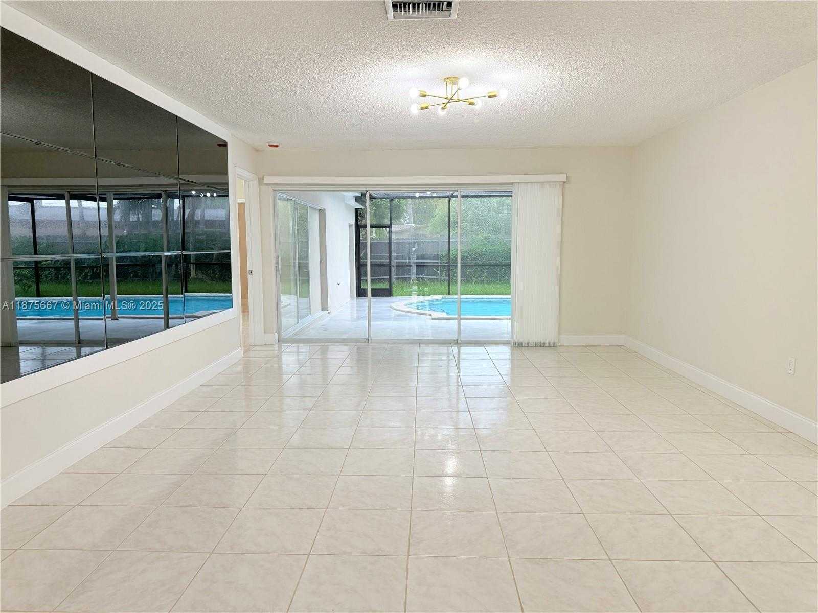 Small Image of 6708 CAMELIA DR, Miramar Number 11