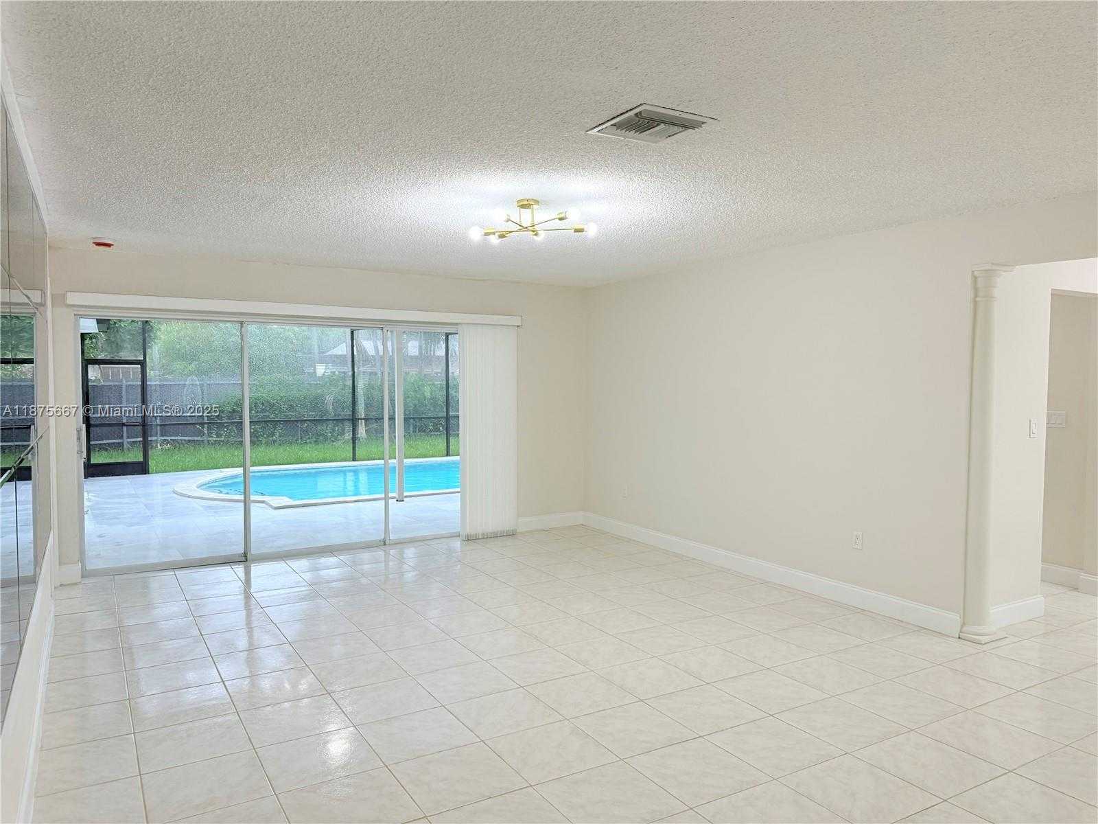 Small Image of 6708 CAMELIA DR, Miramar Number 12