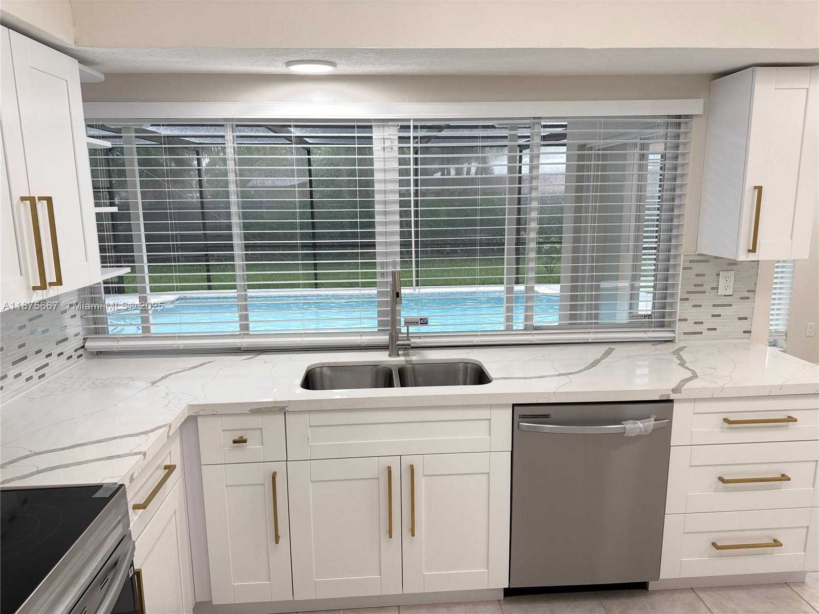 Small Image of 6708 CAMELIA DR, Miramar Number 26