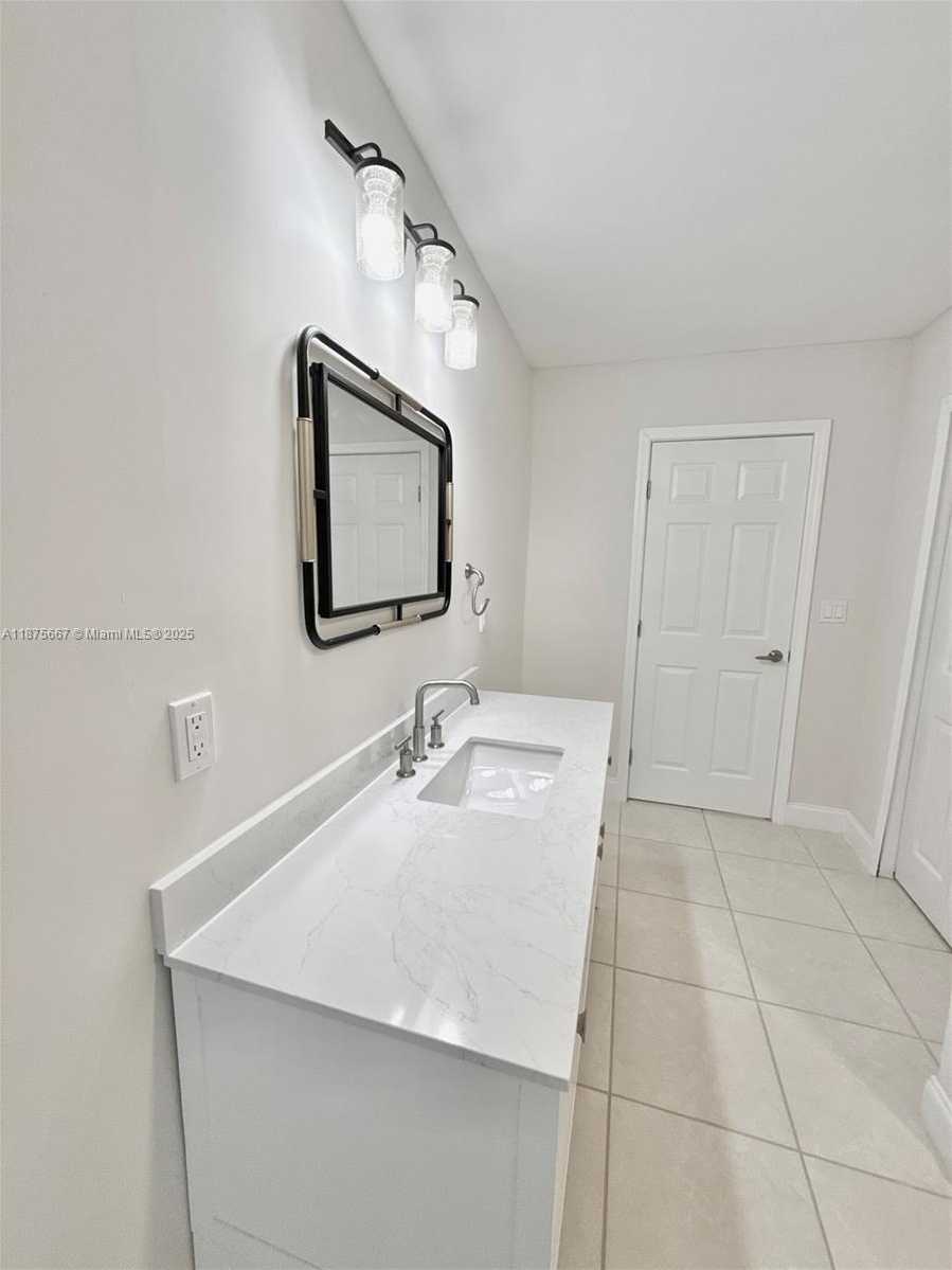 Small Image of 6708 CAMELIA DR, Miramar Number 30