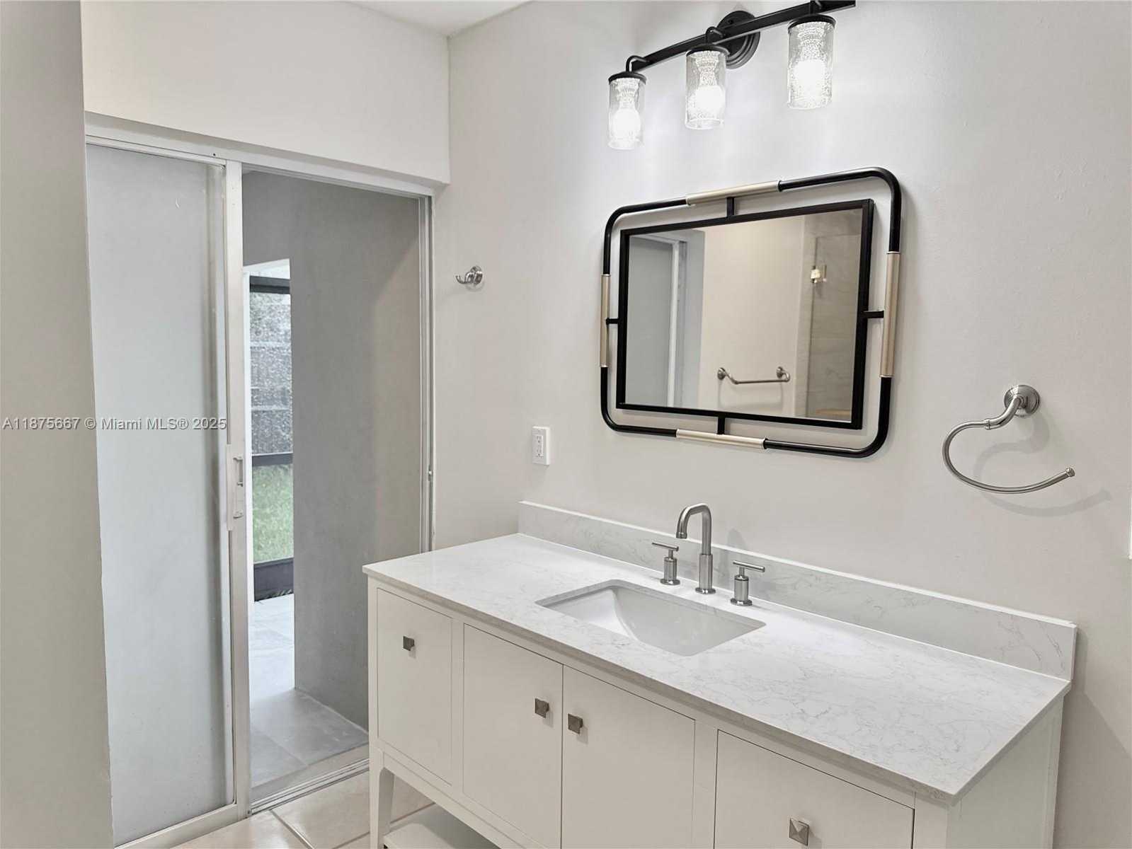 Small Image of 6708 CAMELIA DR, Miramar Number 33