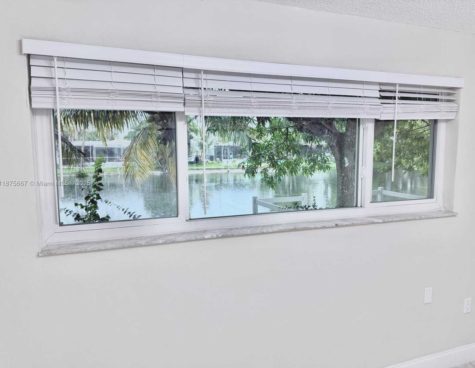 Small Image of 6708 CAMELIA DR, Miramar Number 39