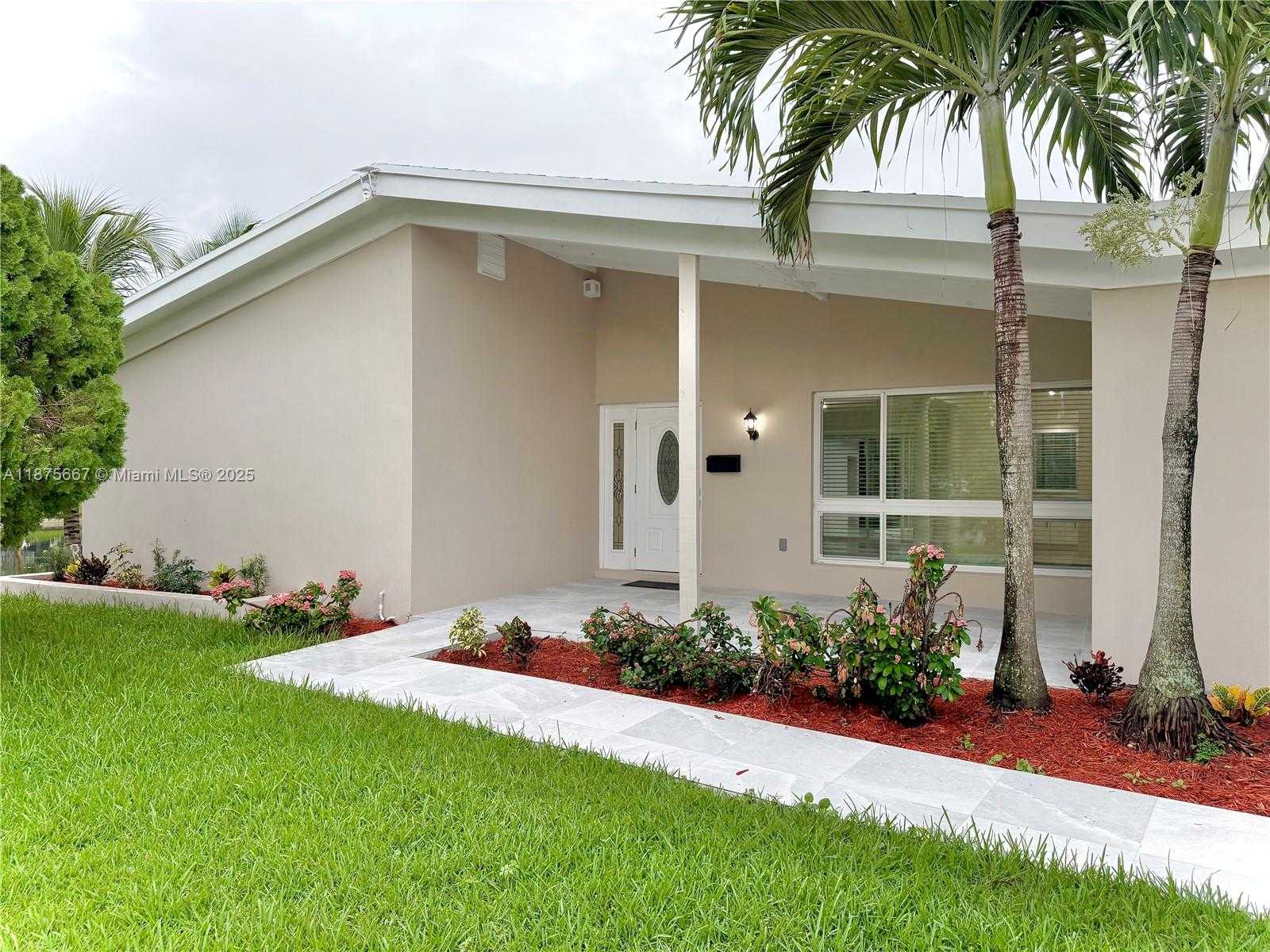 Small Image of 6708 CAMELIA DR, Miramar Number 4