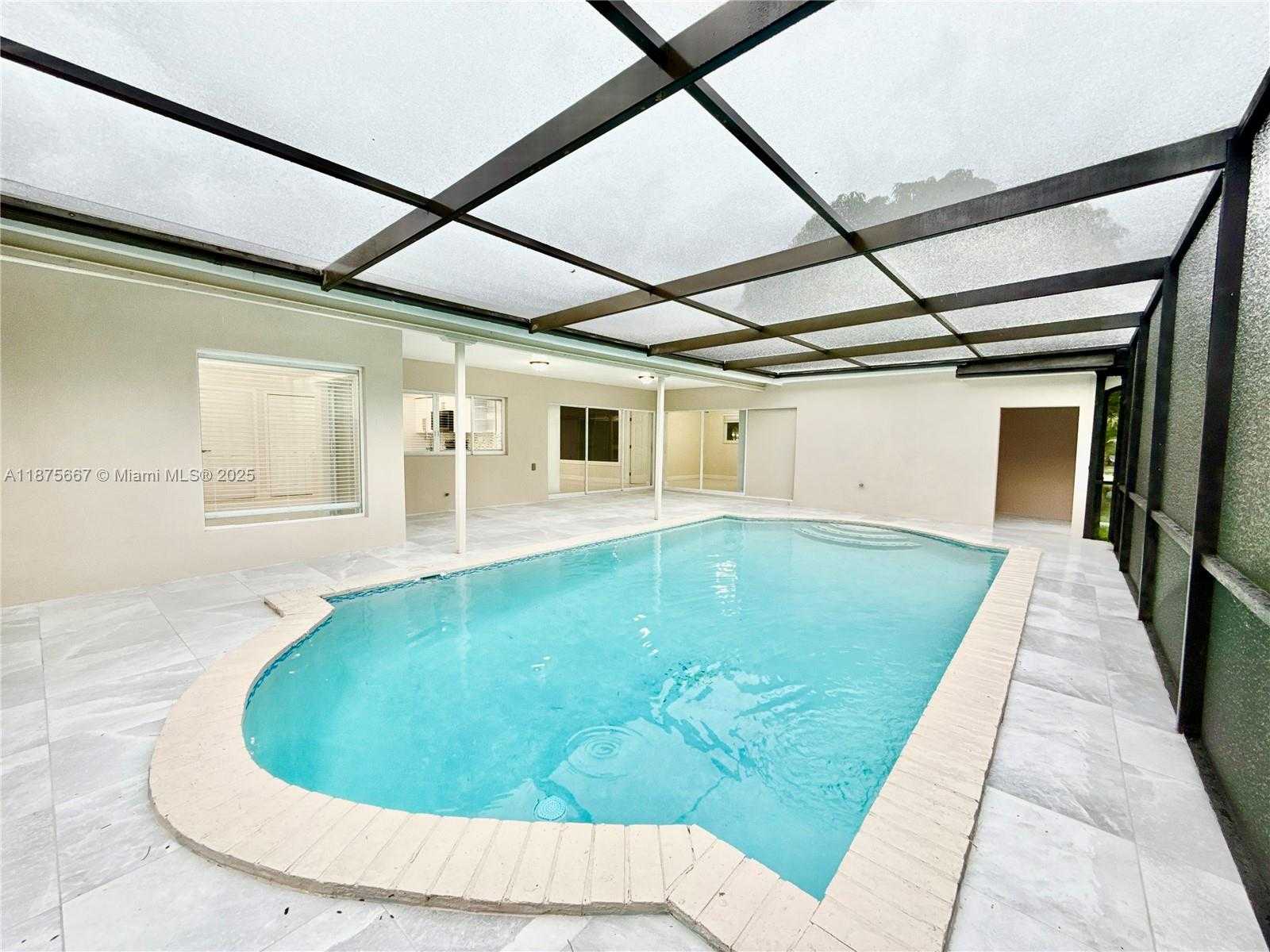 Small Image of 6708 CAMELIA DR, Miramar Number 46