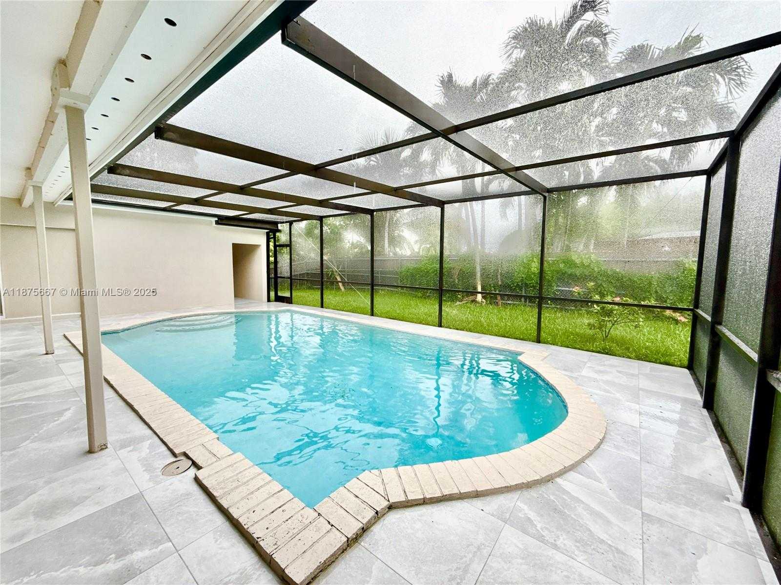 Small Image of 6708 CAMELIA DR, Miramar Number 47