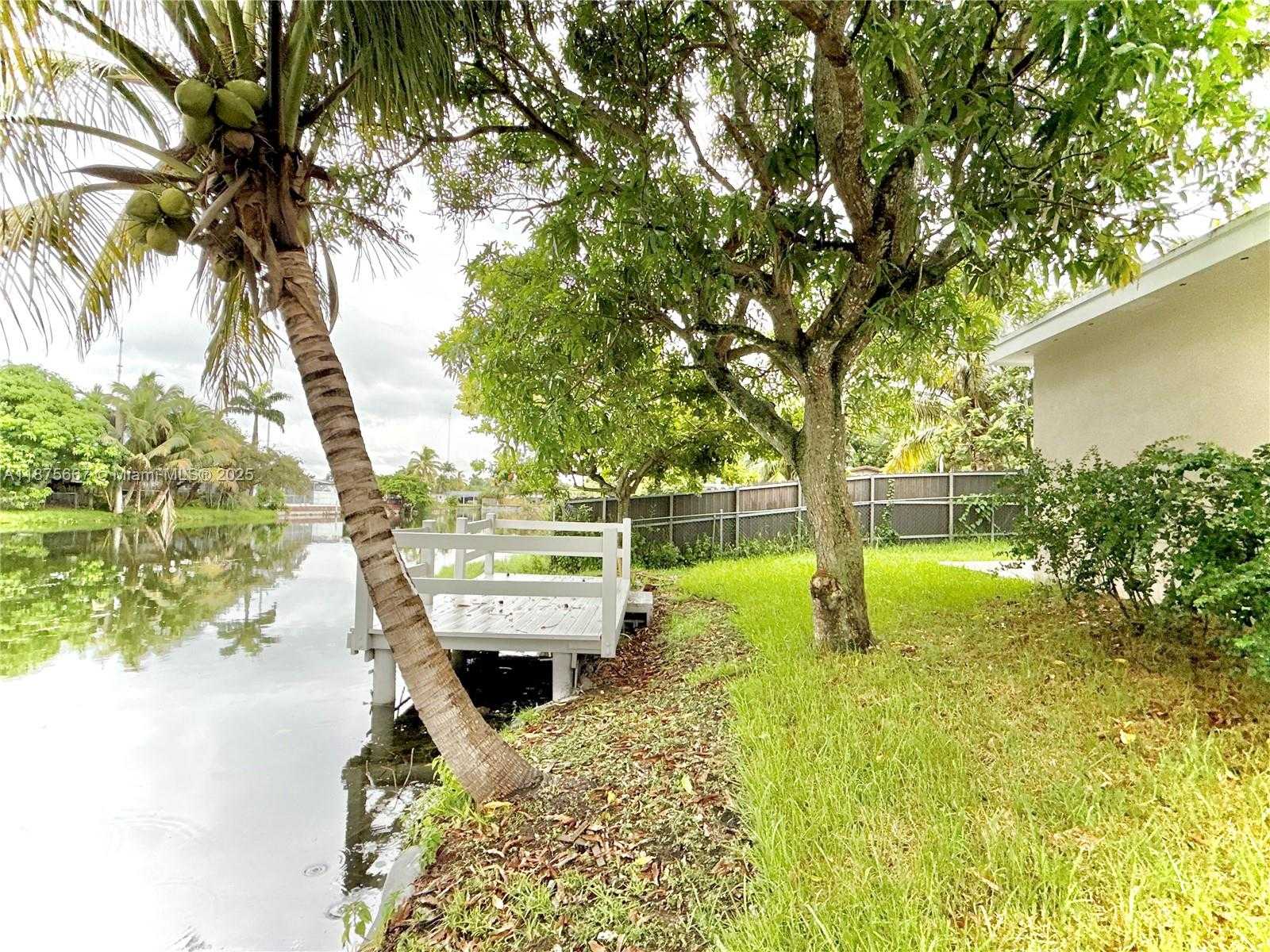 Small Image of 6708 CAMELIA DR, Miramar Number 51