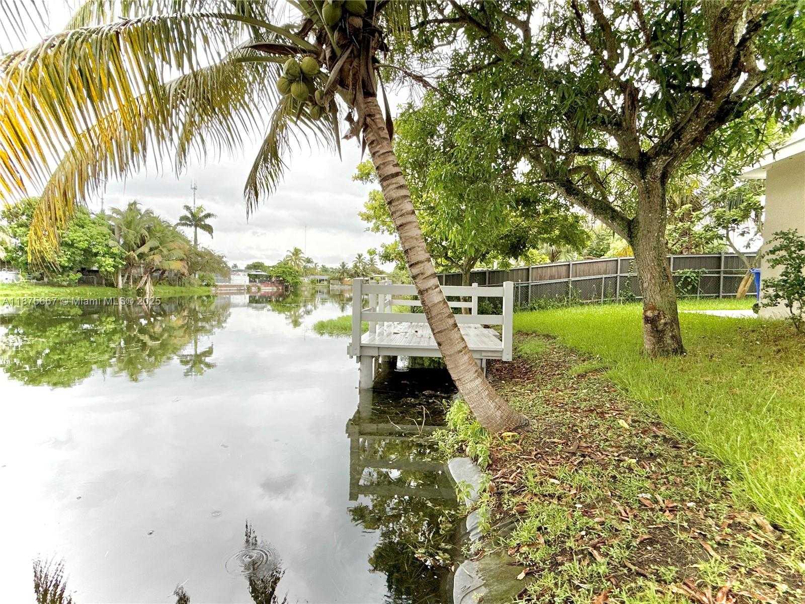 Small Image of 6708 CAMELIA DR, Miramar Number 52