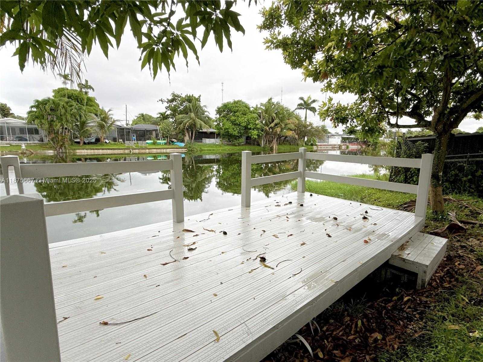 Small Image of 6708 CAMELIA DR, Miramar Number 54