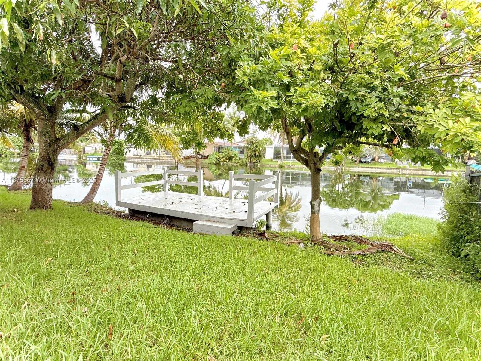 Small Image of 6708 CAMELIA DR, Miramar Number 57