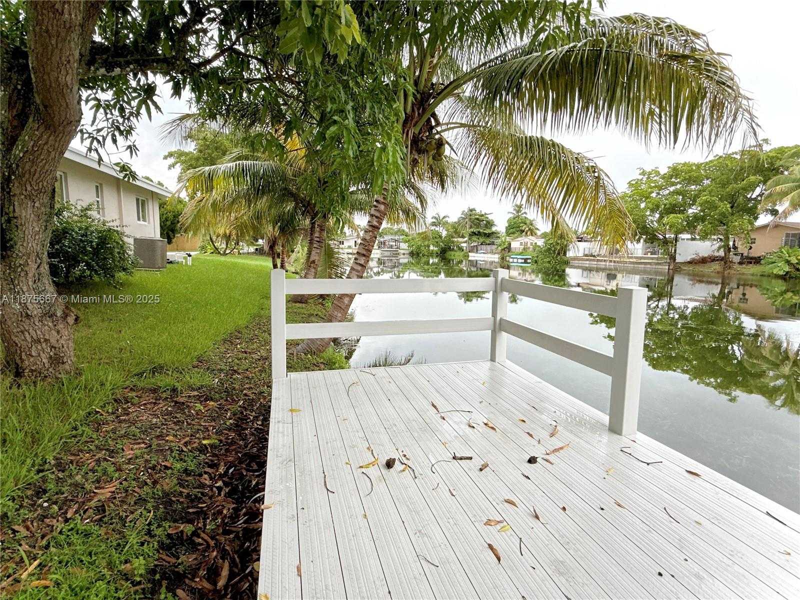 Small Image of 6708 CAMELIA DR, Miramar Number 58