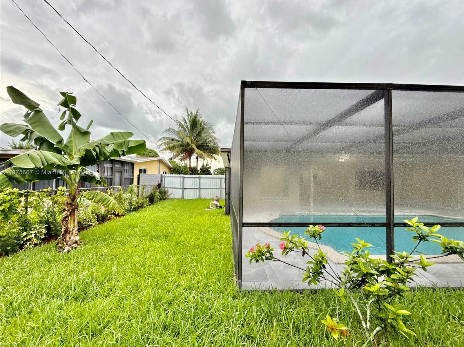 Small Image of 6708 CAMELIA DR, Miramar Number 59