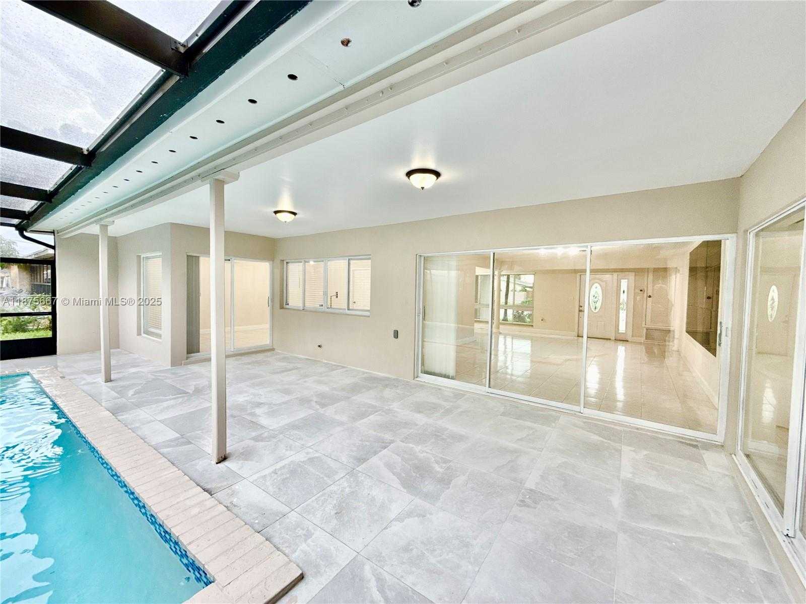 Small Image of 6708 CAMELIA DR, Miramar Number 64