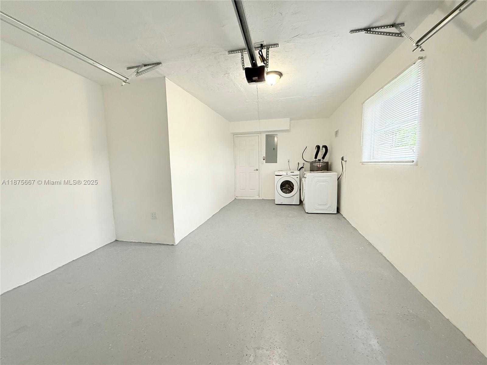 Small Image of 6708 CAMELIA DR, Miramar Number 68