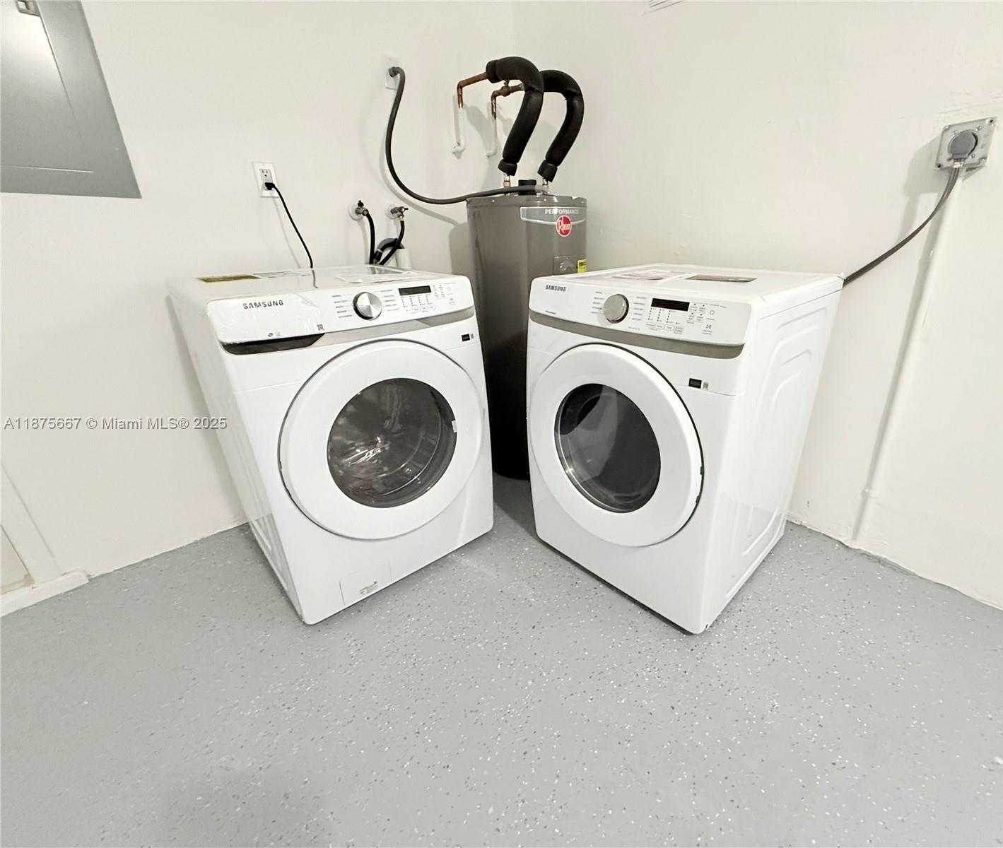 Small Image of 6708 CAMELIA DR, Miramar Number 69